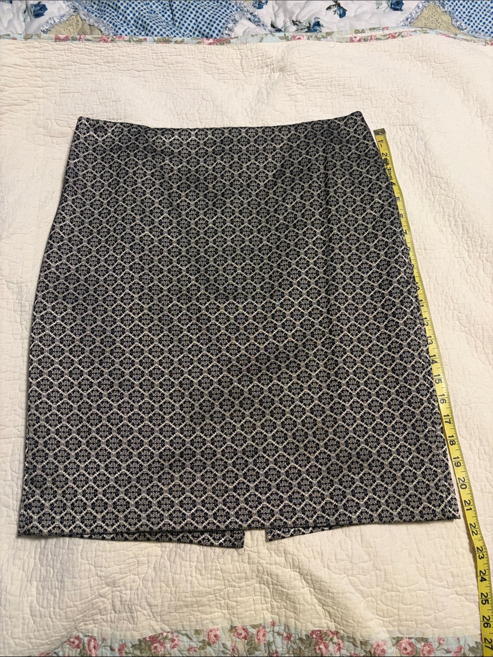 Ann Taylor Factory Black and White Geometric Pencil Skirt